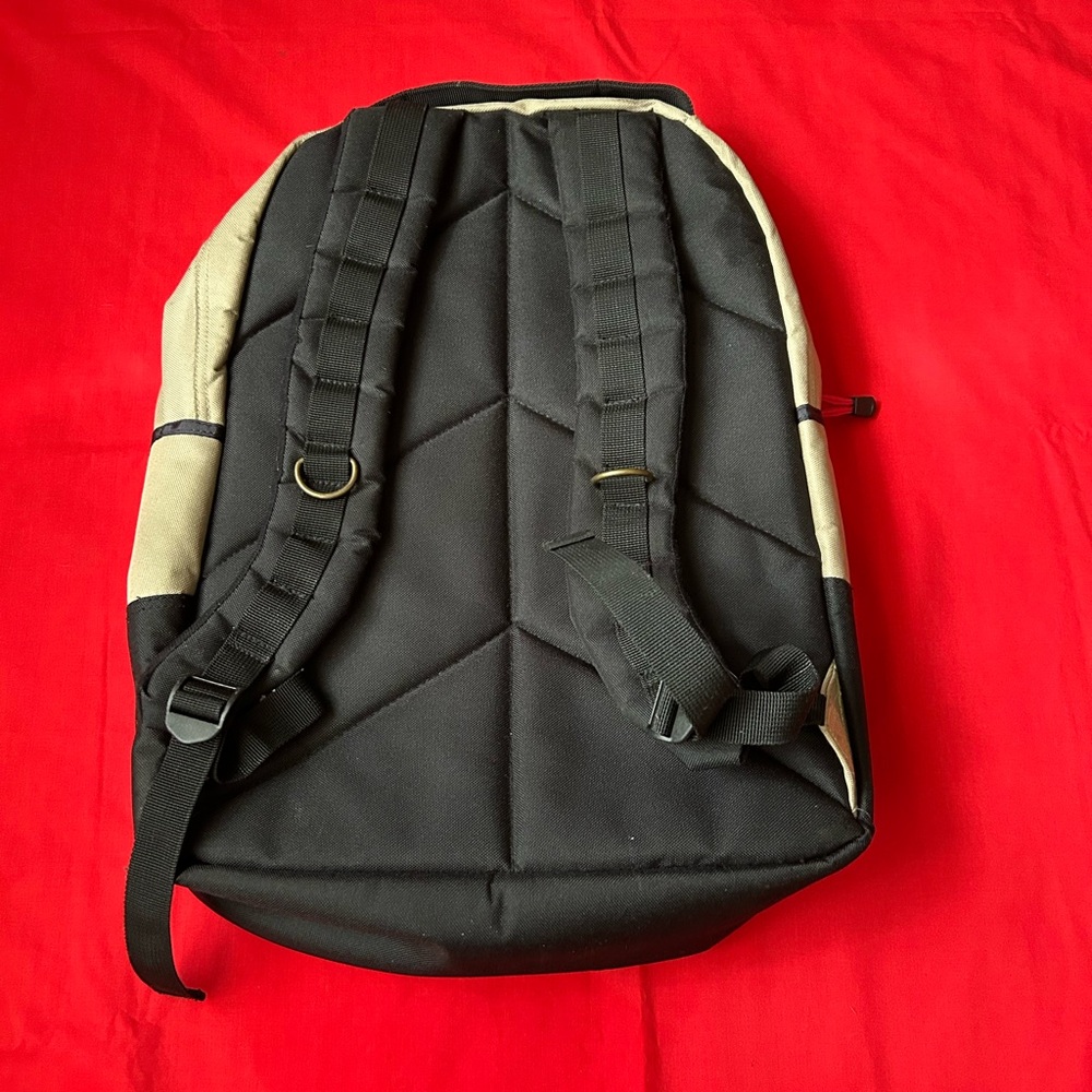 High Quality Backpack - Picture 2 of 11